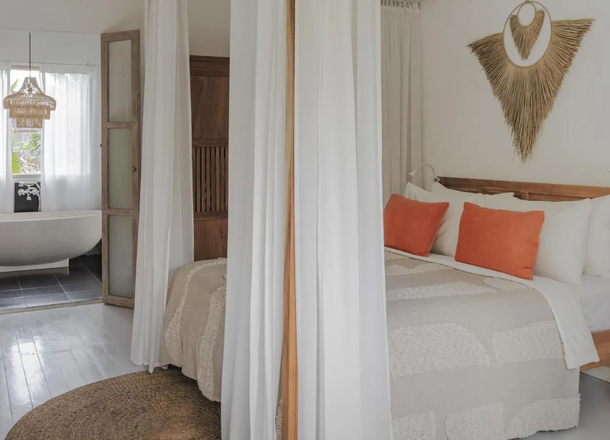 The White Villas Ubud 4*,